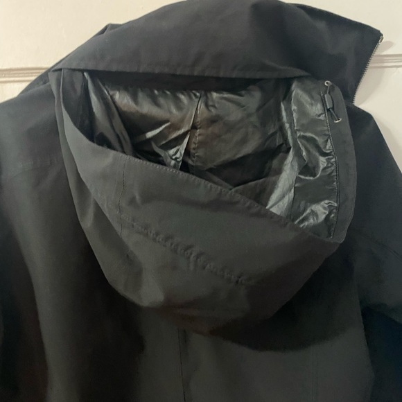 Marmot Women's Waterproof Rain Jacket - Picture 5 of 7